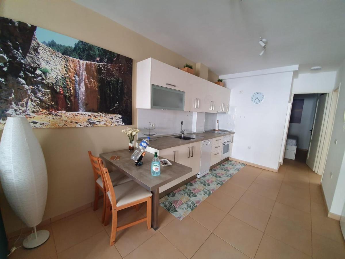 Apartamento calas Puerto De Naos Luaran gambar